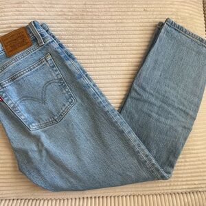 Levi’s Wedgie Straight Cropped Jeans